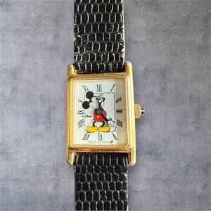 Vintage Lorus Quartz Mickey Mouse Watch